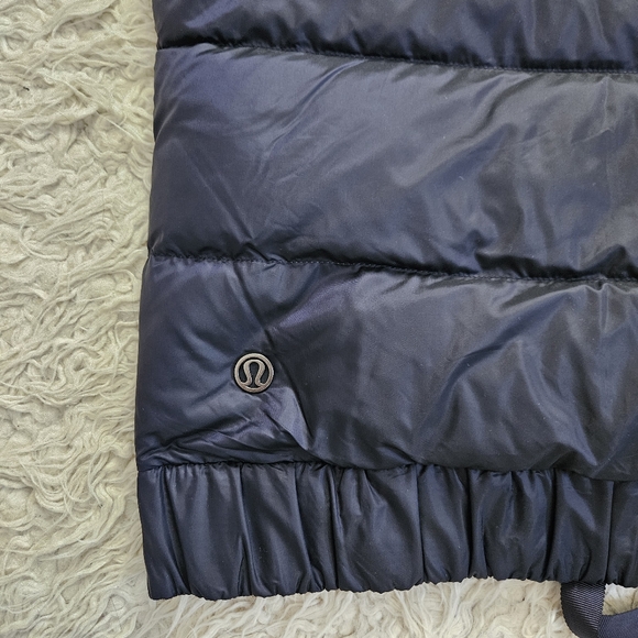 Lululemon Reversible Hooded Lightweight Down Vest - Picture 10 of 11